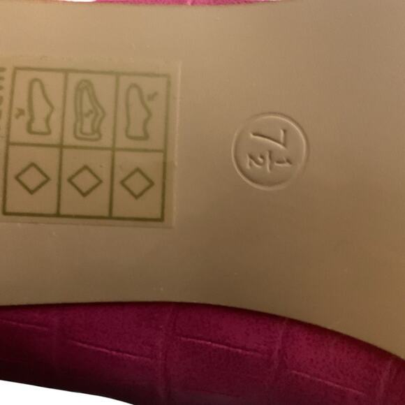 Journee Collection Celina Womens Pink Square Closed Toe Kitten Heel Pumps Sz 7.5 - Picture 12 of 15